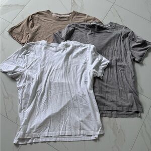 Men’s Hollister 3 TShirt Lot. Size XL white grey and beige relaxed fit
